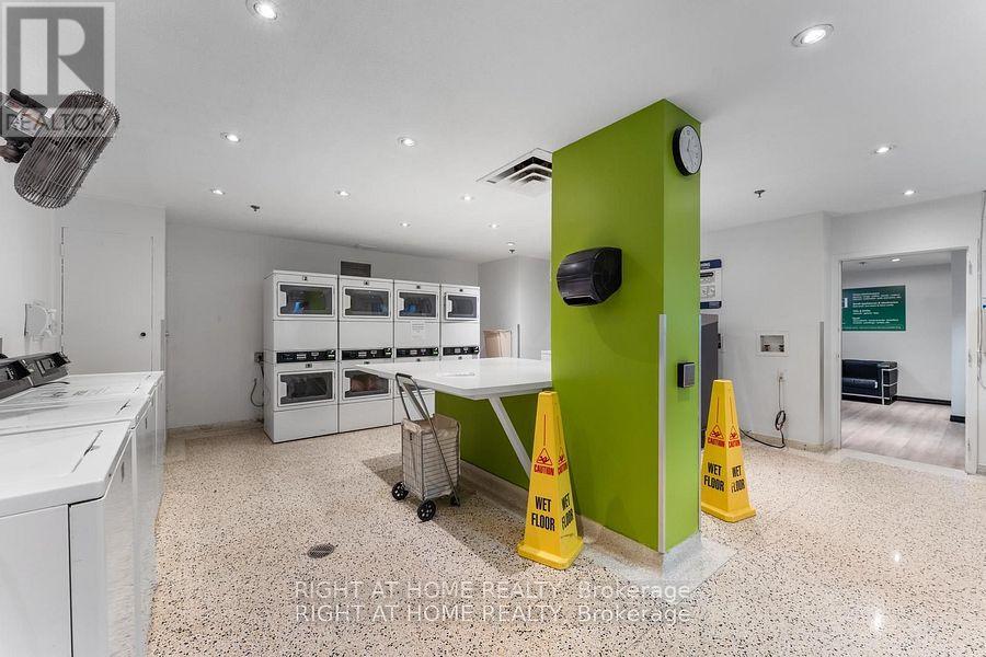 2201 - 40 Homewood Avenue, Toronto, Ontario M4Y 2K2 - Photo 16 - C12637758