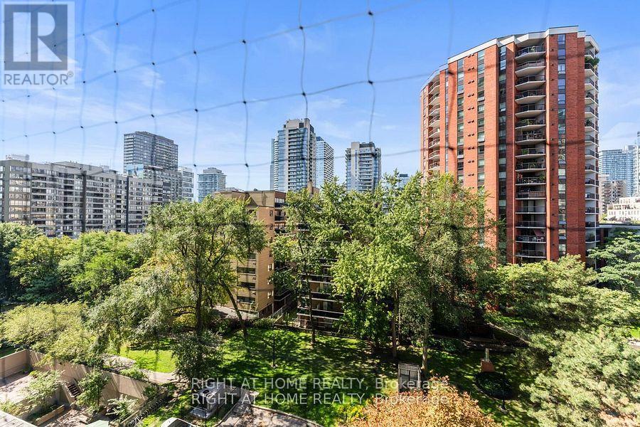 2201 - 40 Homewood Avenue, Toronto, Ontario M4Y 2K2 - Photo 19 - C12637758