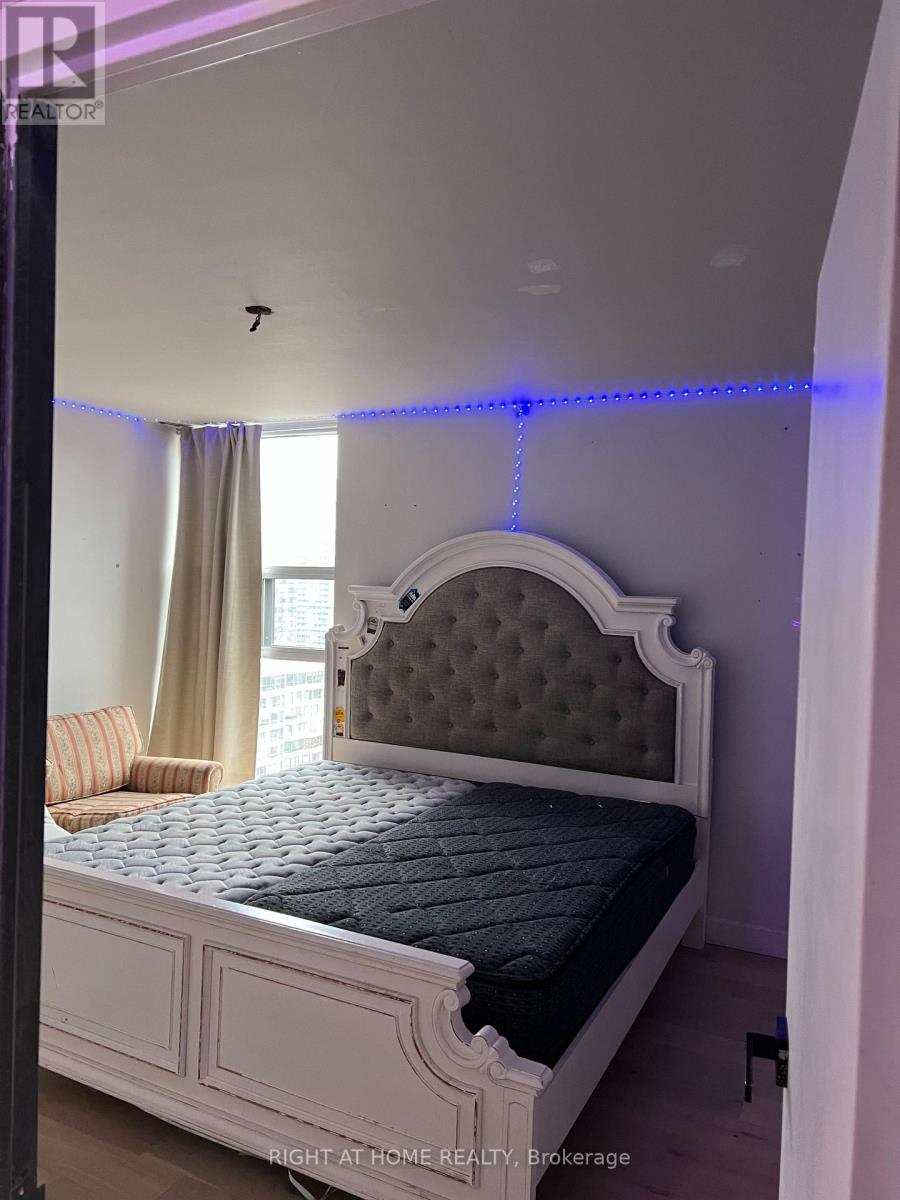 2201 - 40 Homewood Avenue, Toronto, Ontario M4Y 2K2 - Photo 8 - C12637758