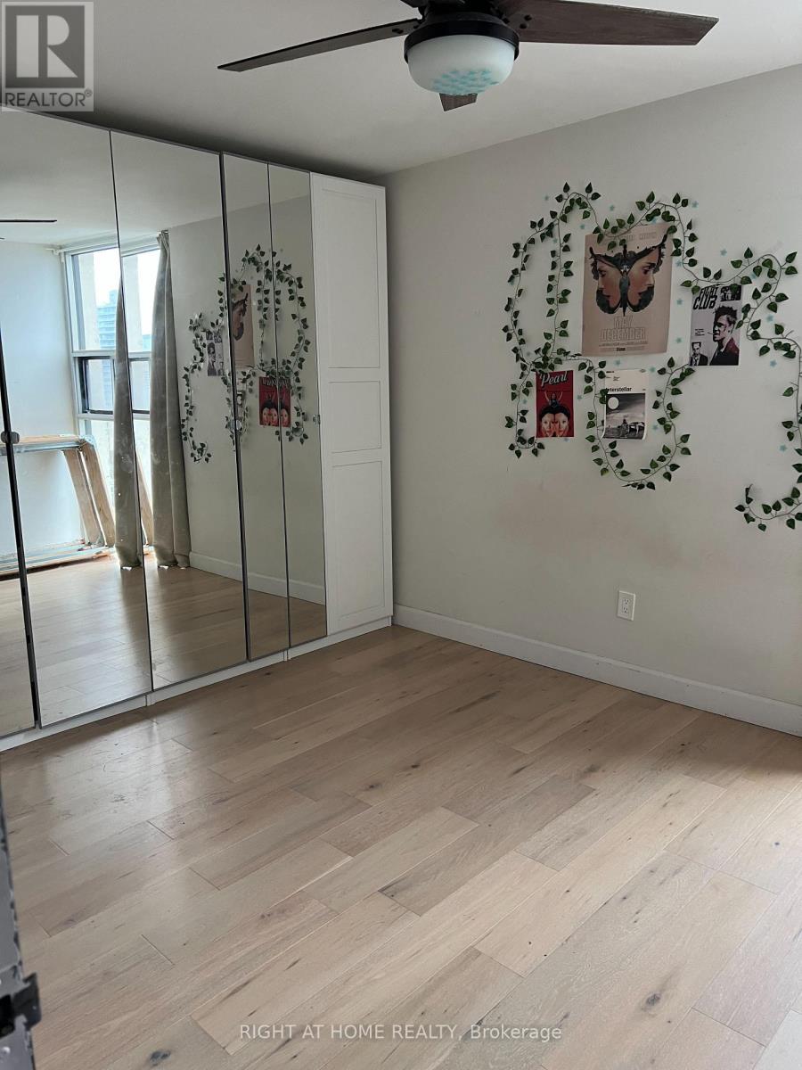 2201 - 40 Homewood Avenue, Toronto, Ontario M4Y 2K2 - Photo 9 - C12637758