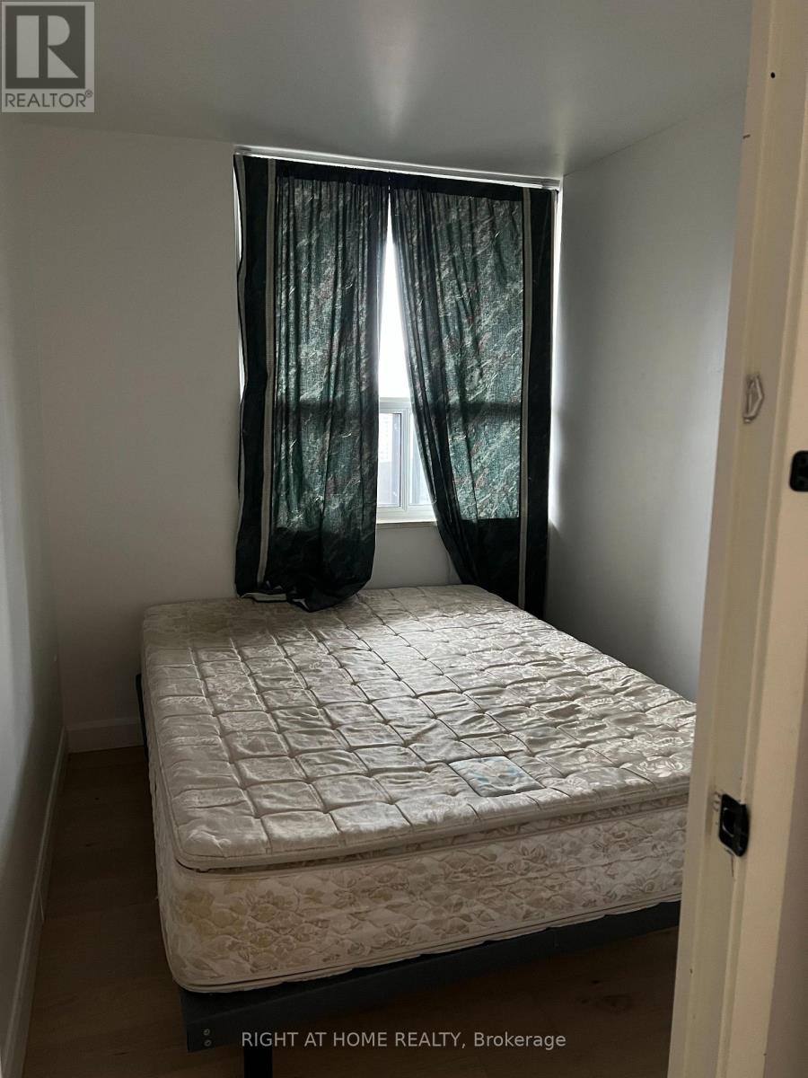 2201 - 40 Homewood Avenue, Toronto, Ontario M4Y 2K2 - Photo 7 - C12637758