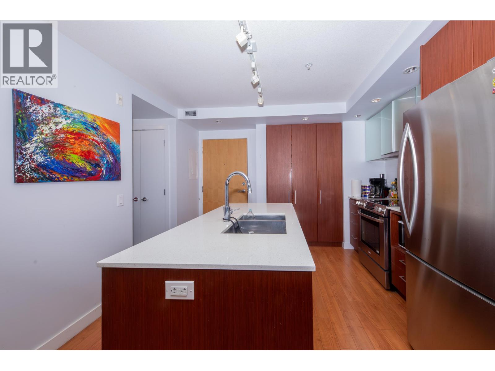 414 221 E 3rd Street, North Vancouver, British Columbia  V7L 0C1 - Photo 4 - R3074383