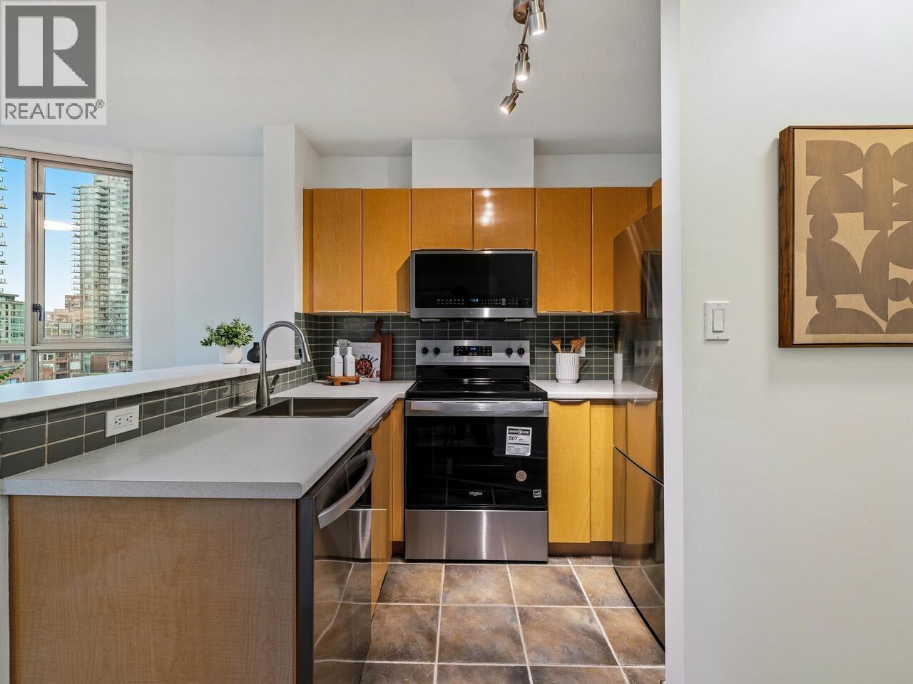 1407 1003 Pacific Street, Vancouver, British Columbia  V6E 4P2 - Photo 3 - R3074385