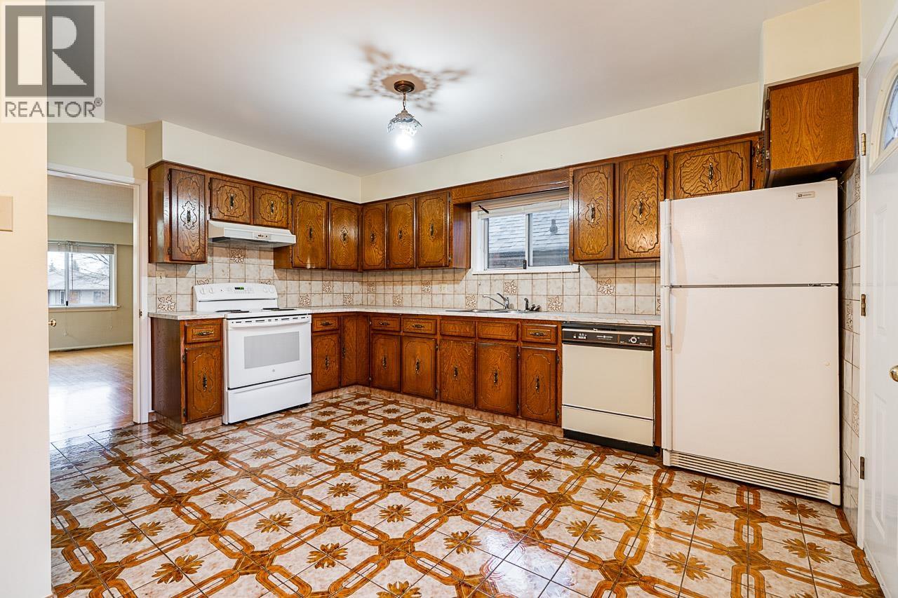 1174 Kelowna Street, Vancouver, British Columbia  V5K 4E2 - Photo 13 - R3074368