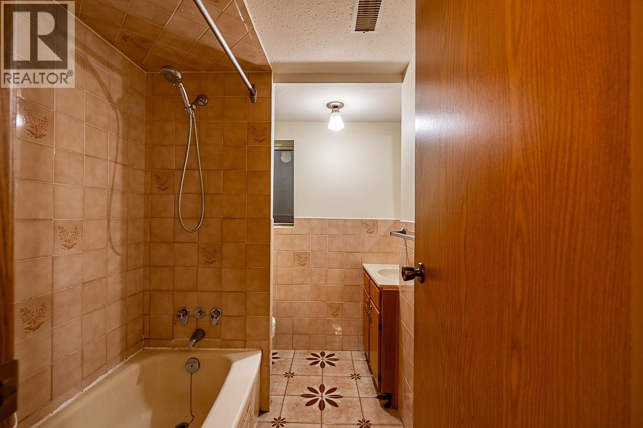 1174 Kelowna Street, Vancouver, British Columbia  V5K 4E2 - Photo 25 - R3074368