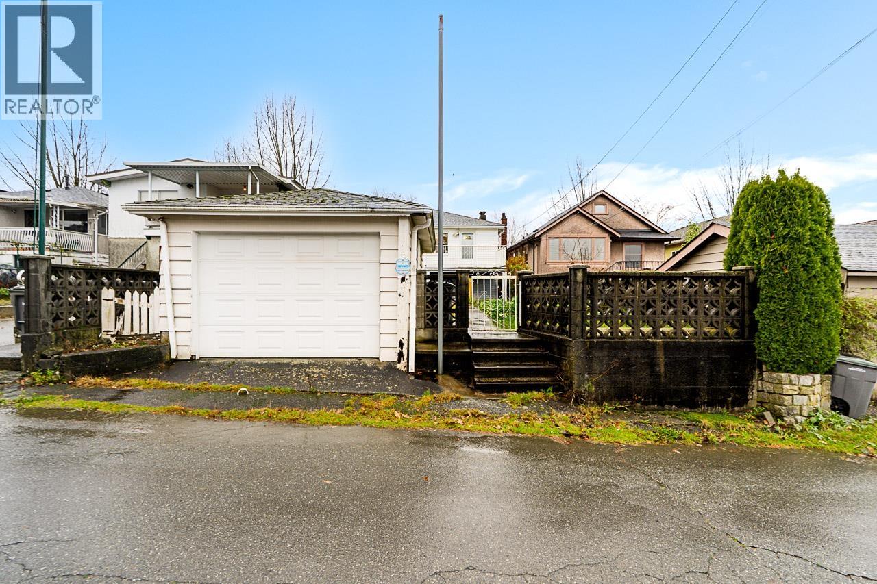 1174 Kelowna Street, Vancouver, British Columbia  V5K 4E2 - Photo 4 - R3074368