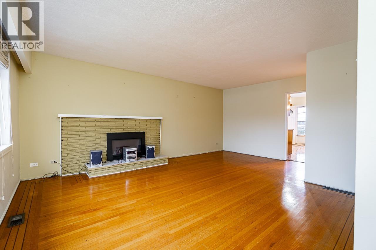 1174 Kelowna Street, Vancouver, British Columbia  V5K 4E2 - Photo 8 - R3074368