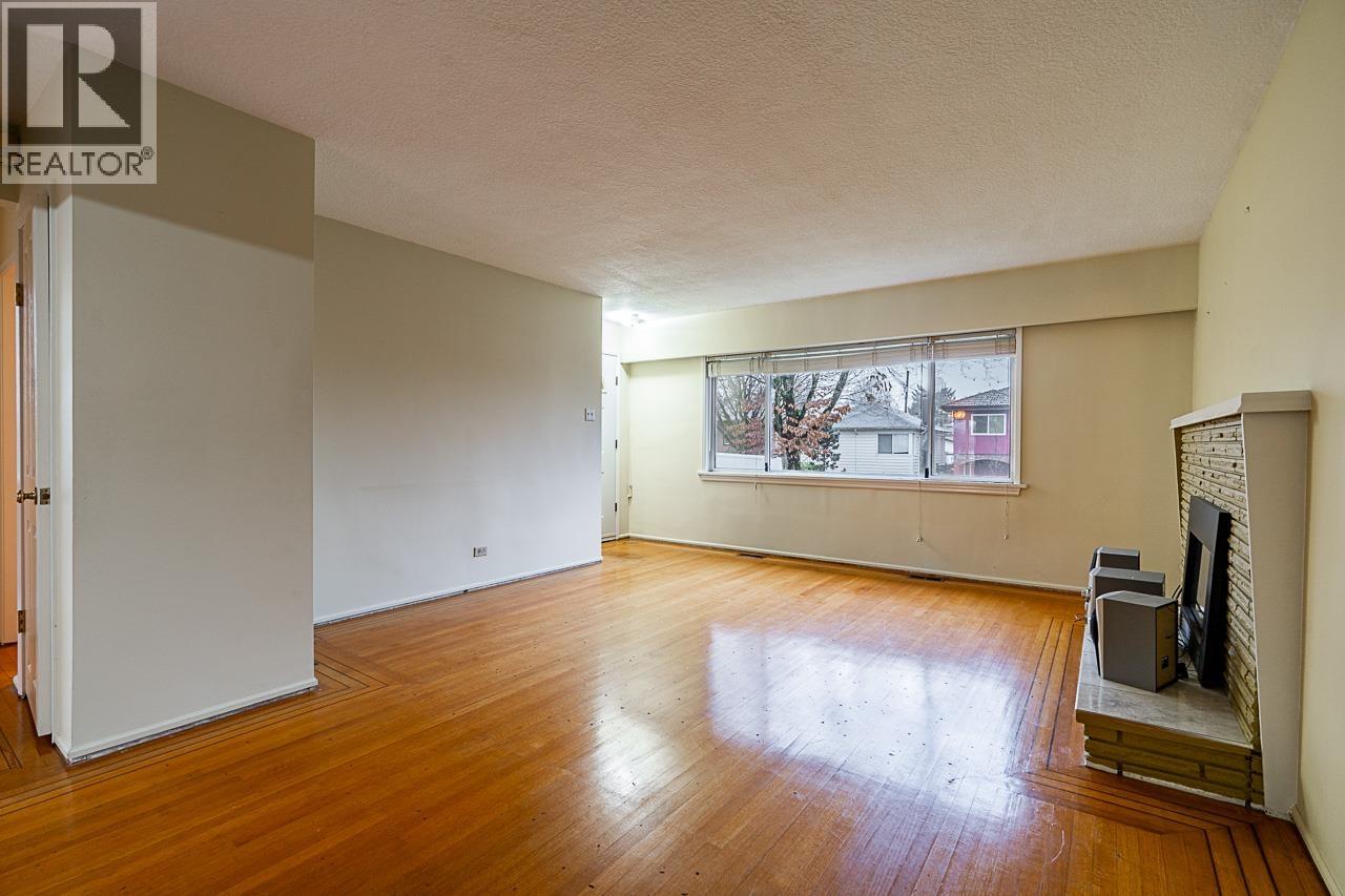 1174 Kelowna Street, Vancouver, British Columbia  V5K 4E2 - Photo 9 - R3074368