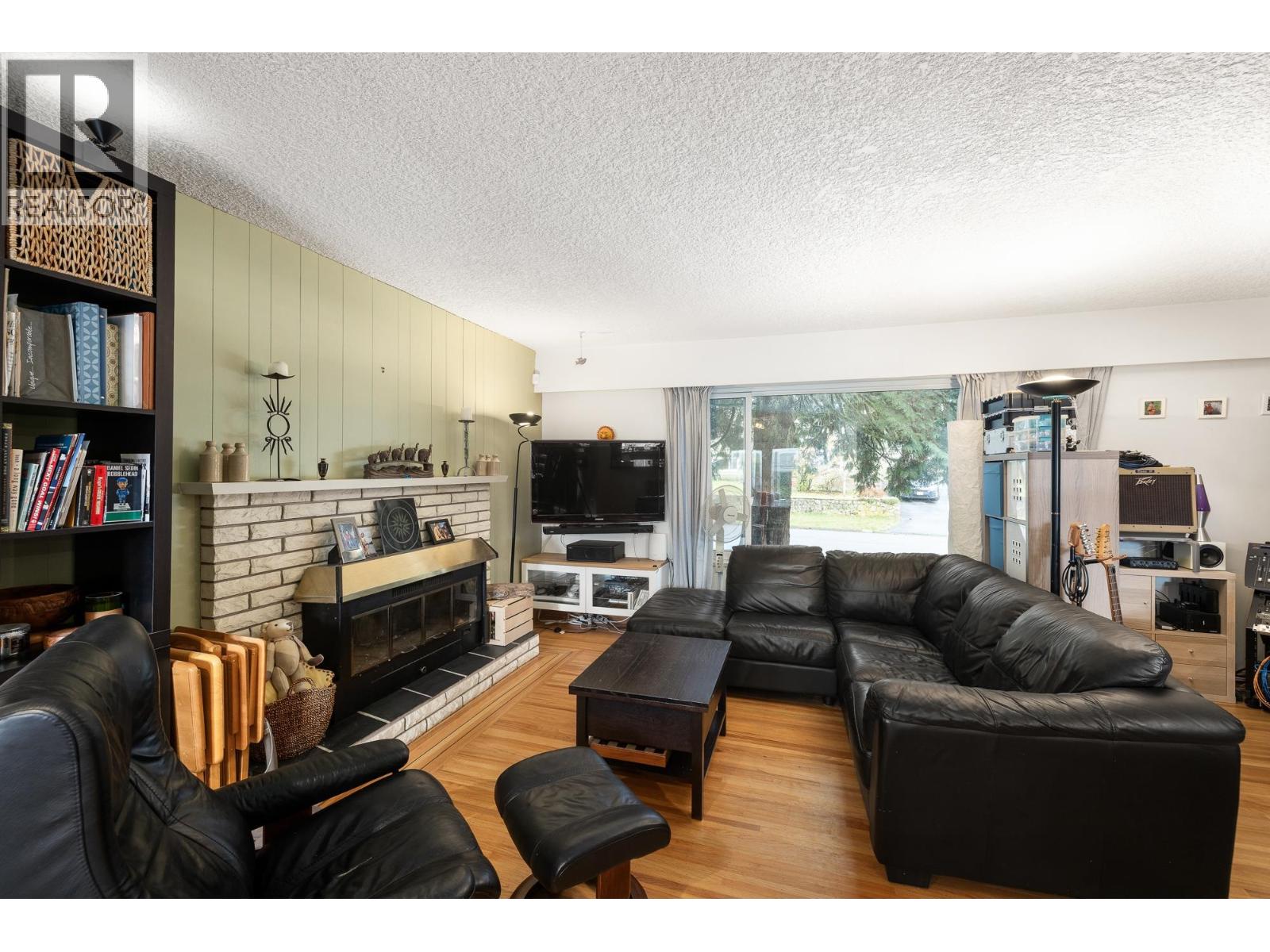2041 Tompkins Crescent, North Vancouver, British Columbia  V7H 2C9 - Photo 13 - R3074373