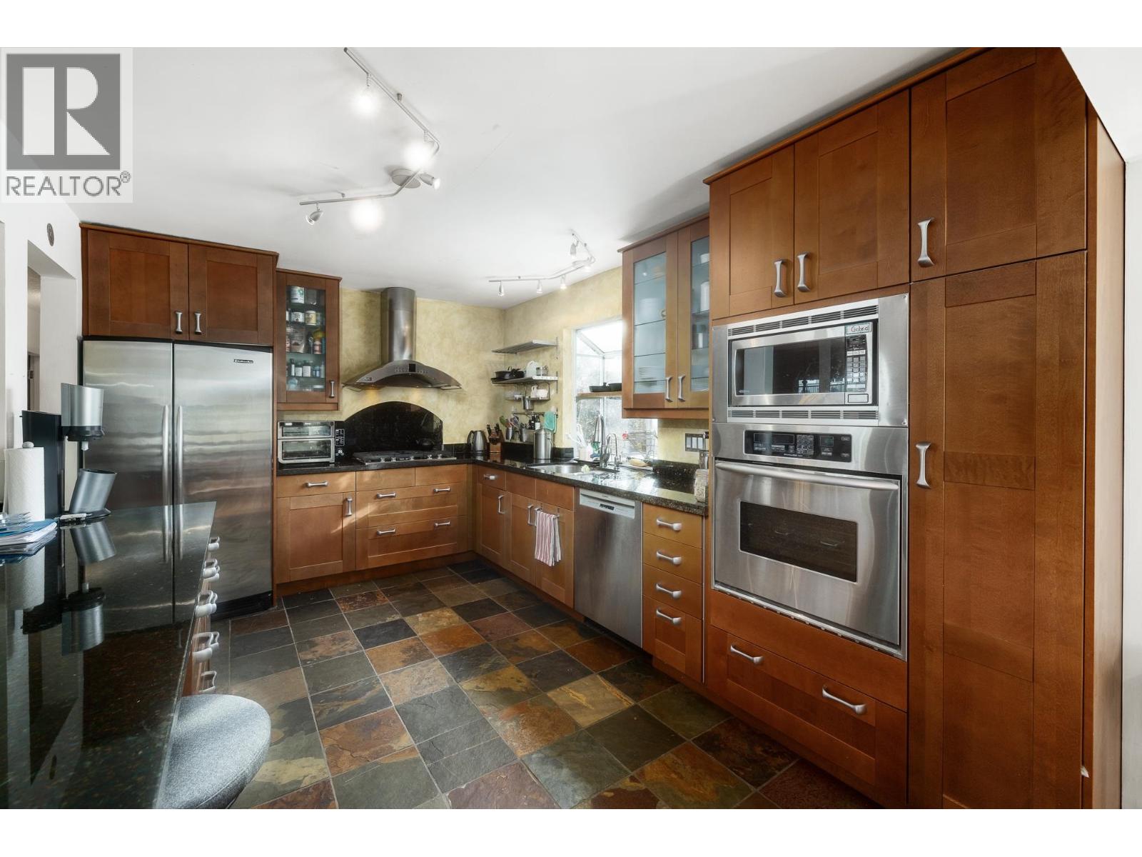 2041 Tompkins Crescent, North Vancouver, British Columbia  V7H 2C9 - Photo 21 - R3074373