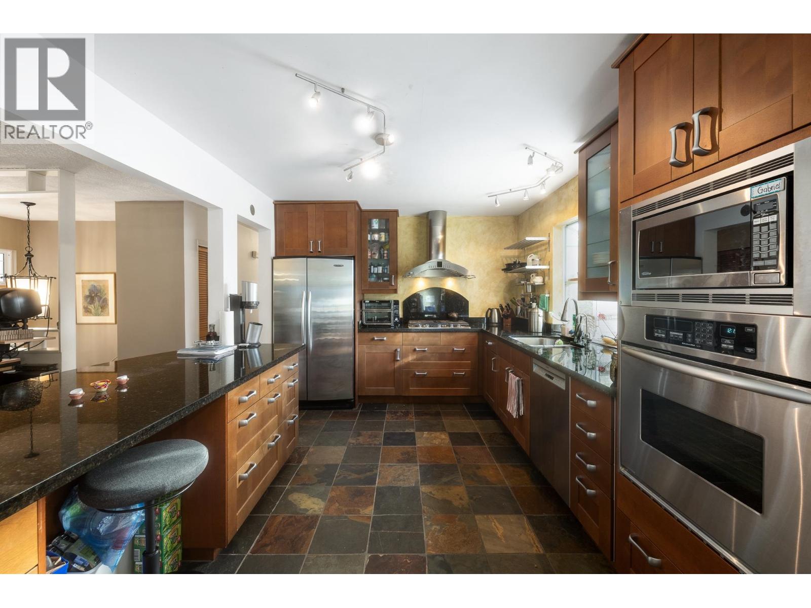 2041 Tompkins Crescent, North Vancouver, British Columbia  V7H 2C9 - Photo 22 - R3074373