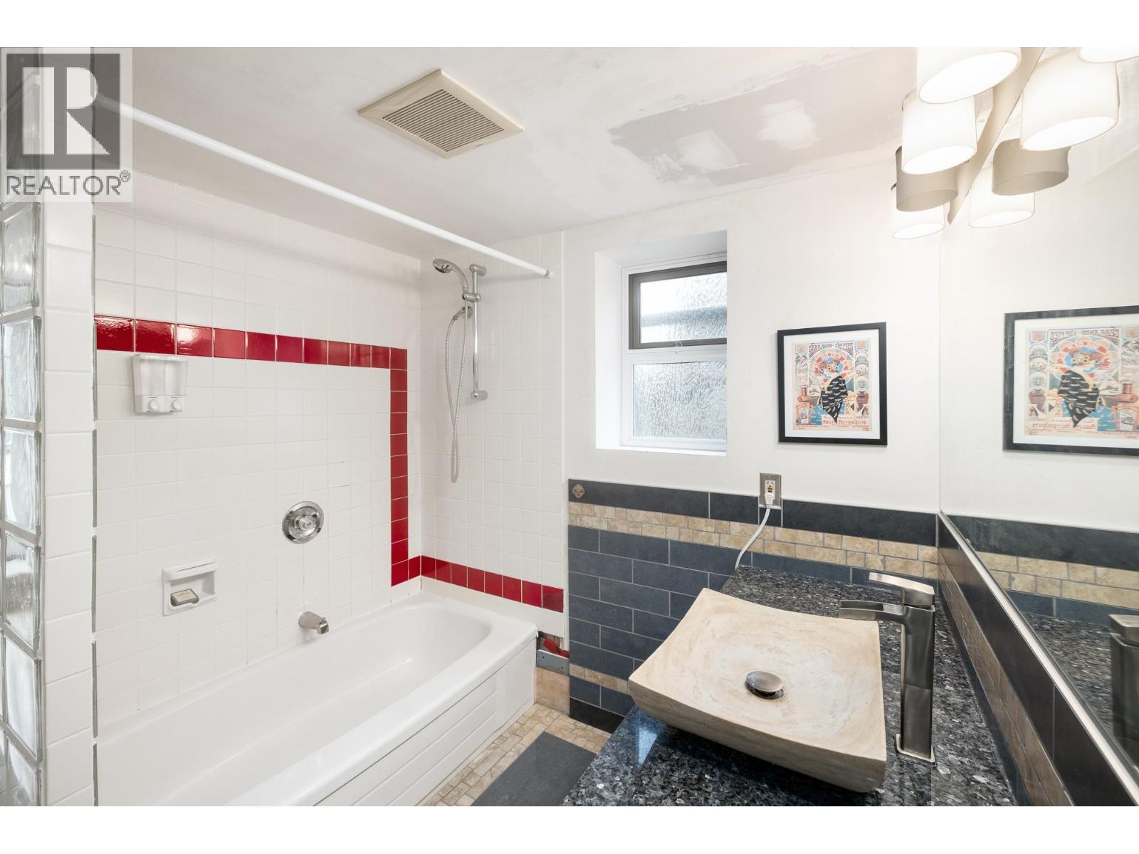 2041 Tompkins Crescent, North Vancouver, British Columbia  V7H 2C9 - Photo 40 - R3074373