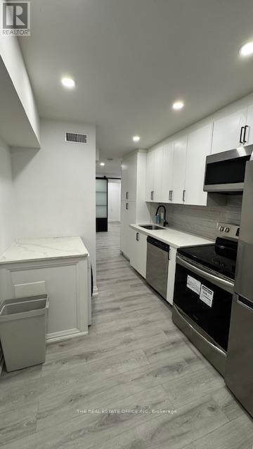 Lower - 388 Woodbine Avenue, Toronto, Ontario  M4L 3P6 - Photo 2 - E12639976