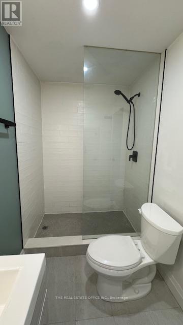 Lower - 388 Woodbine Avenue, Toronto, Ontario  M4L 3P6 - Photo 8 - E12639976