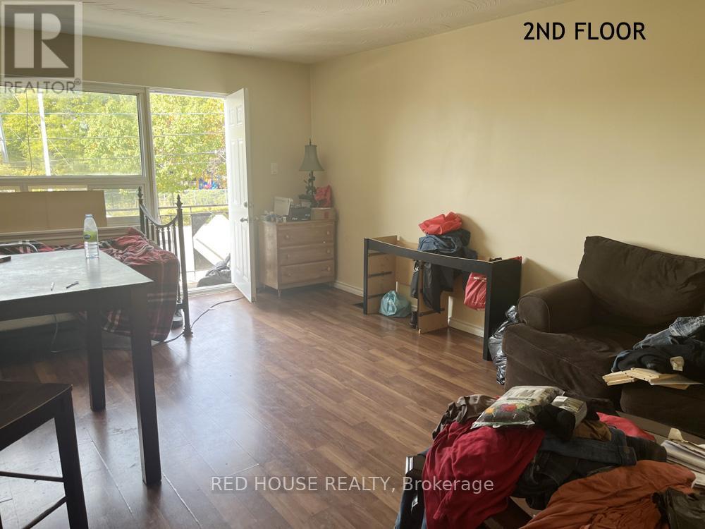 1533 O'connor Drive, Toronto, Ontario  M4B 2V7 - Photo 11 - E12441838