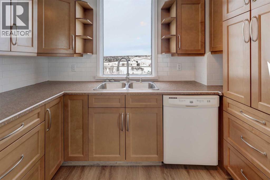 1501, 145 Point Drive Nw, Calgary, Alberta  T3B 4W1 - Photo 12 - A2272523