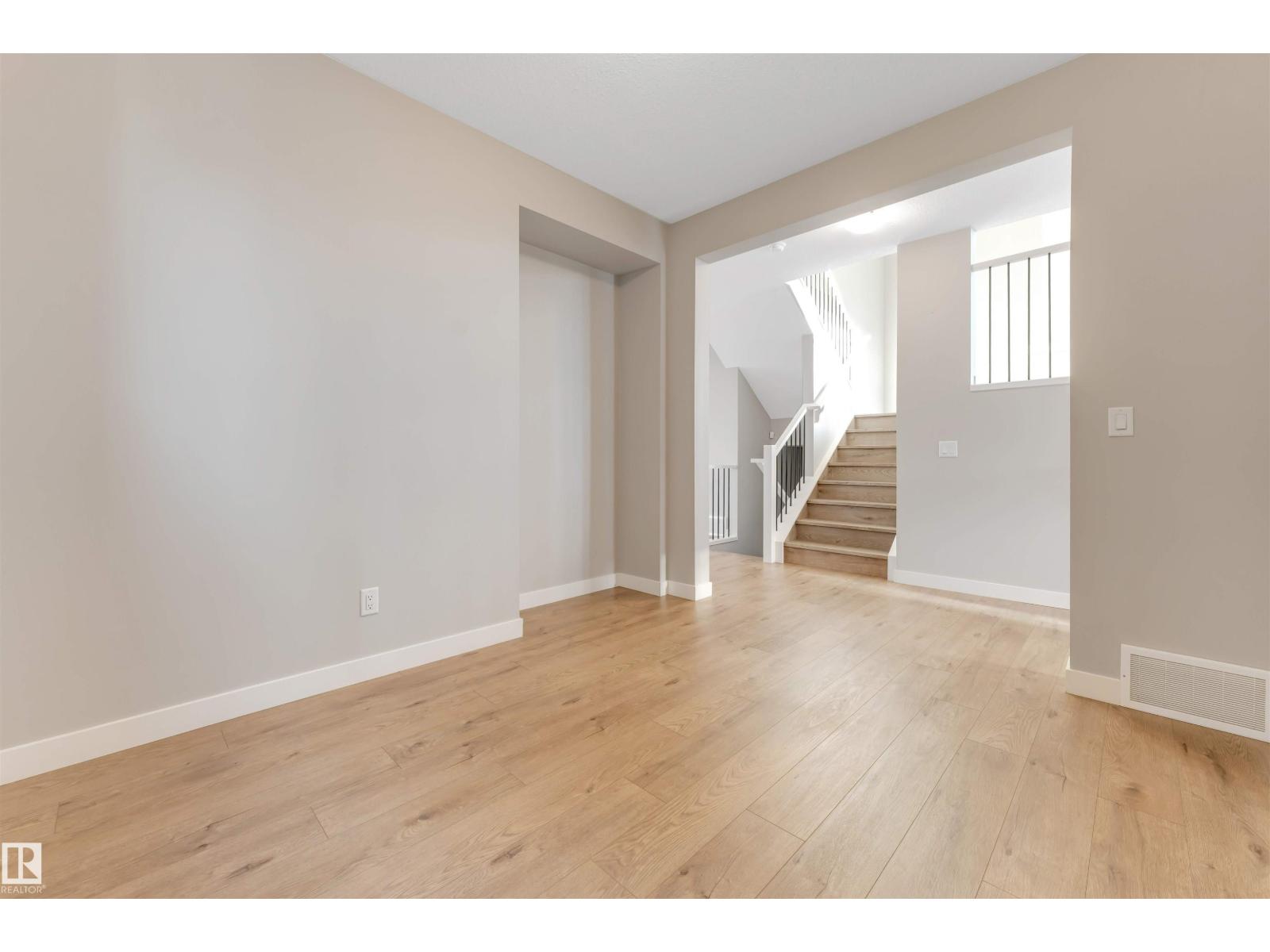 20508 20 Av Nw Nw, Edmonton, Alberta  T6M 1M7 - Photo 9 - E4468335