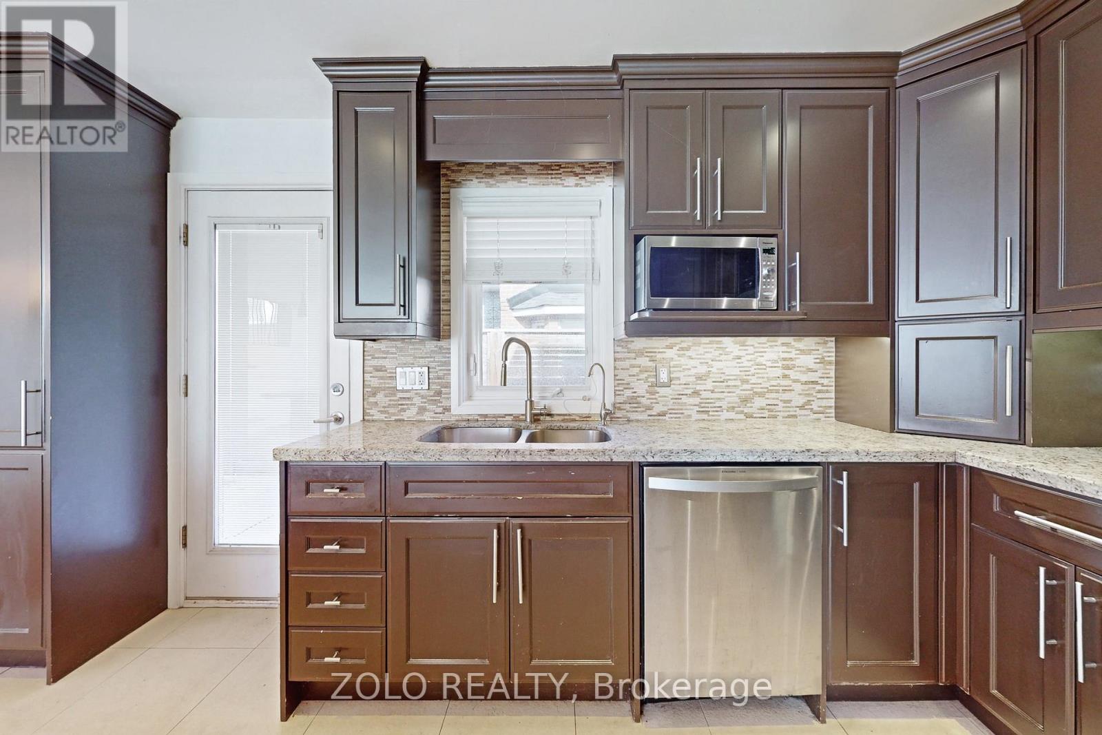 Main Level - 212 Goddard Street, Toronto, Ontario  M3H 5E8 - Photo 11 - C12640014