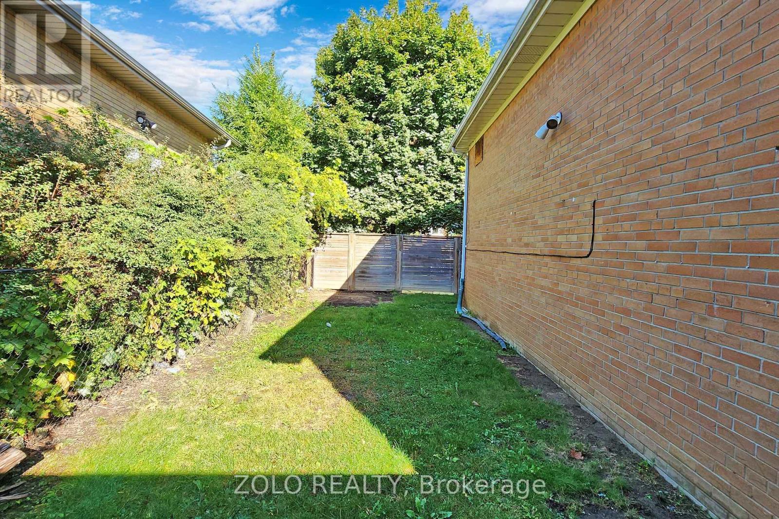 Main Level - 212 Goddard Street, Toronto, Ontario  M3H 5E8 - Photo 37 - C12640014