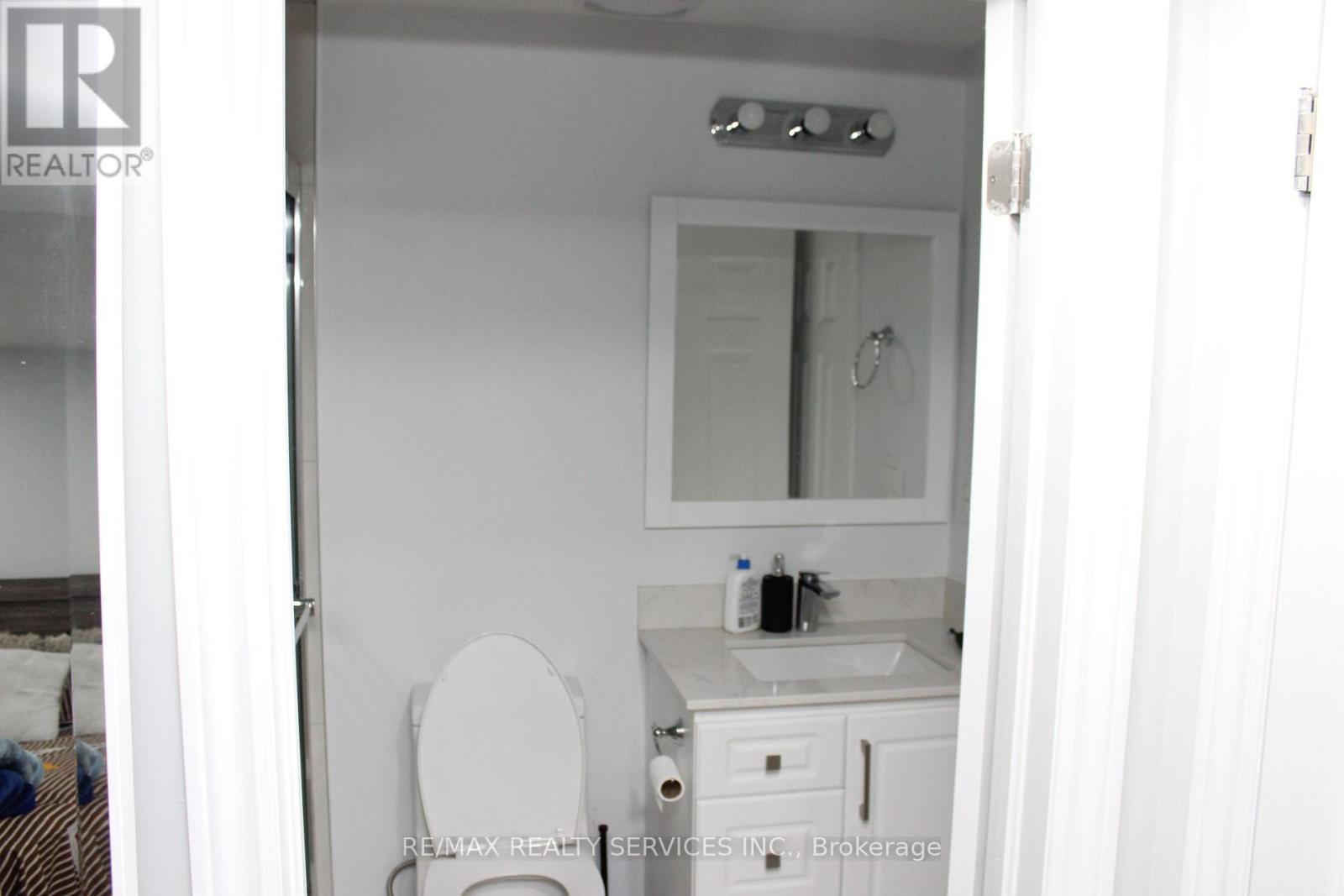 Bsmt-21 Jacksonville Drive, Brampton, Ontario  L6P 2Z3 - Photo 9 - W12630250