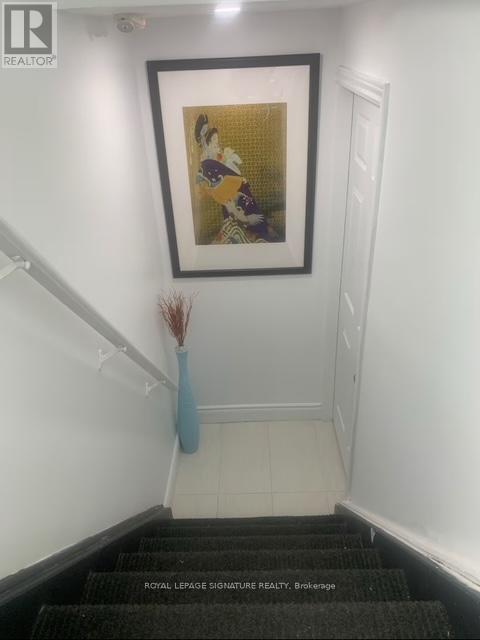 Bsmt 1 - 10 Sanford Crescent, Brampton, Ontario  L6X 2C3 - Photo 3 - W12639996