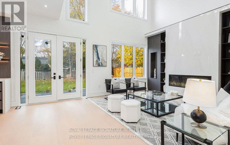 365 Jumna Avenue, Mississauga, Ontario  L5G 1Y5 - Photo 10 - W12640008