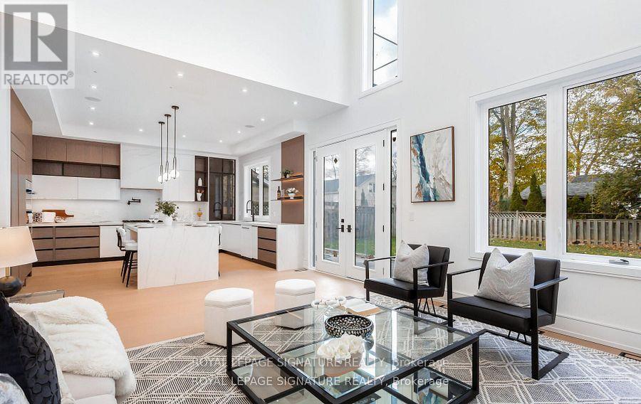 365 Jumna Avenue, Mississauga, Ontario  L5G 1Y5 - Photo 14 - W12640008