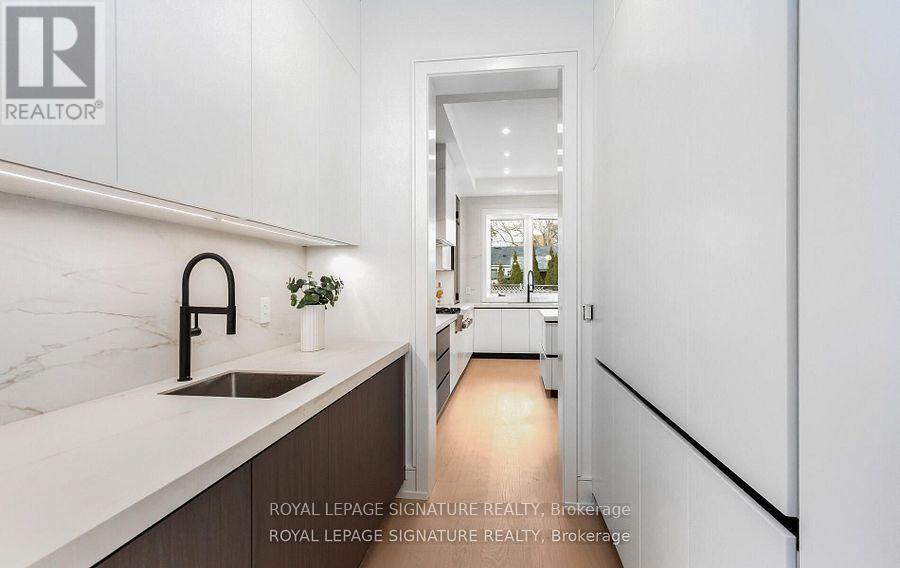 365 Jumna Avenue, Mississauga, Ontario  L5G 1Y5 - Photo 18 - W12640008