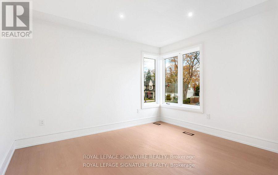 365 Jumna Avenue, Mississauga, Ontario  L5G 1Y5 - Photo 37 - W12640008