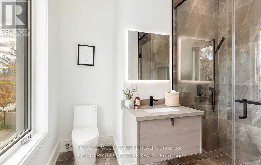 365 Jumna Avenue, Mississauga, Ontario  L5G 1Y5 - Photo 39 - W12640008