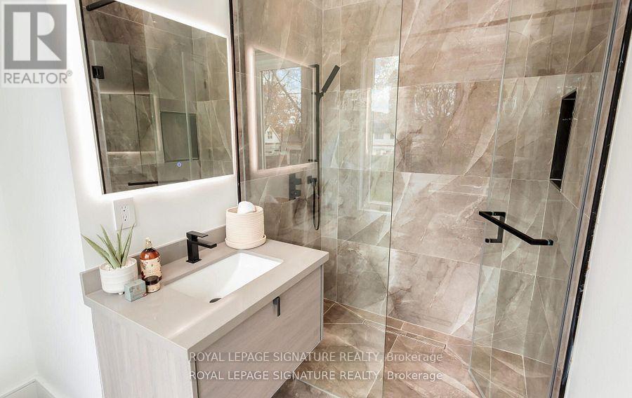 365 Jumna Avenue, Mississauga, Ontario  L5G 1Y5 - Photo 40 - W12640008