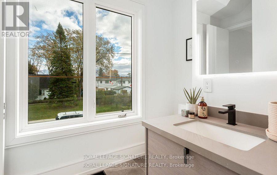 365 Jumna Avenue, Mississauga, Ontario  L5G 1Y5 - Photo 41 - W12640008