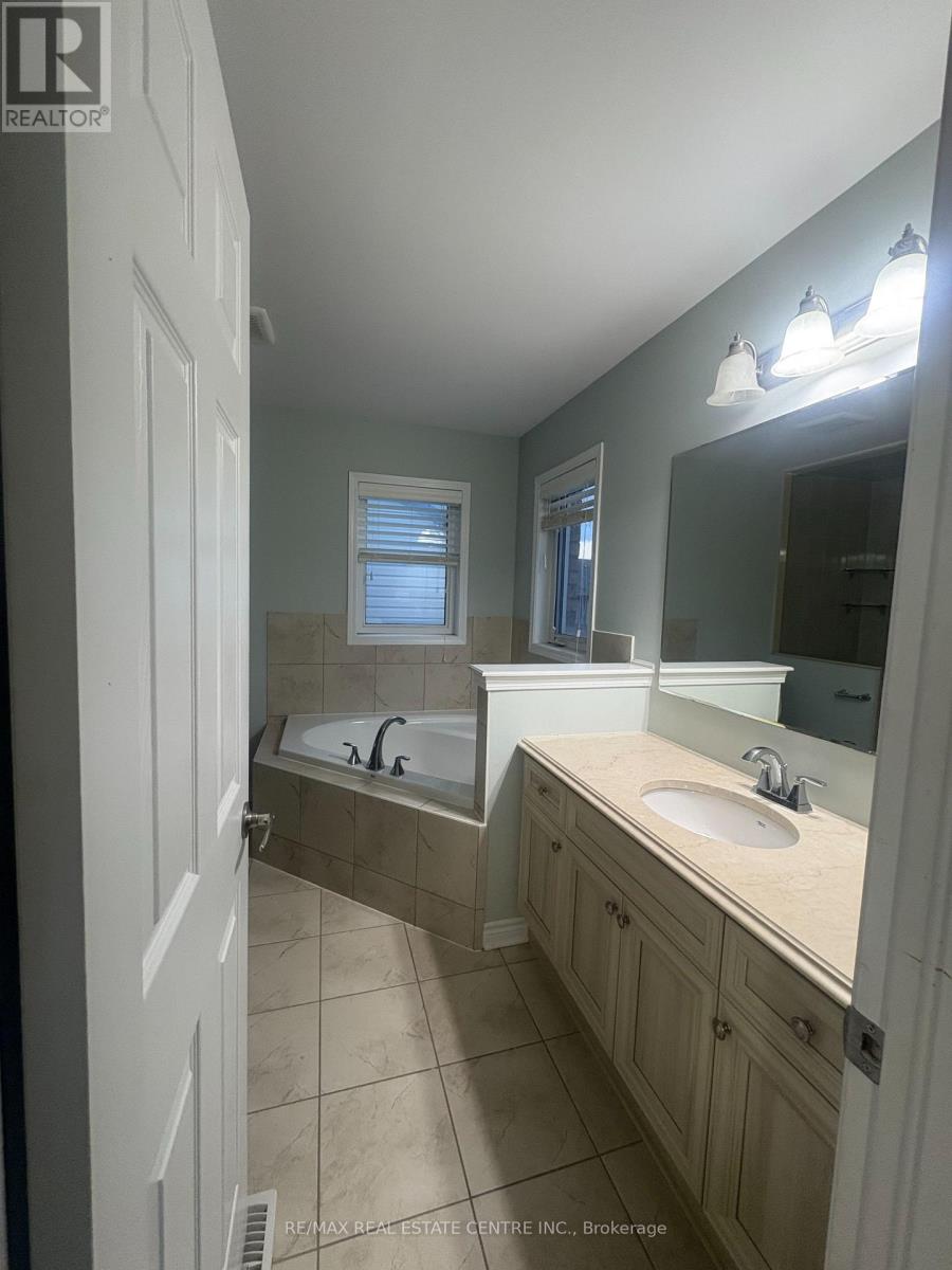 24 Stedford Crescent, Brampton, Ontario  L7A 4P5 - Photo 7 - W12526566