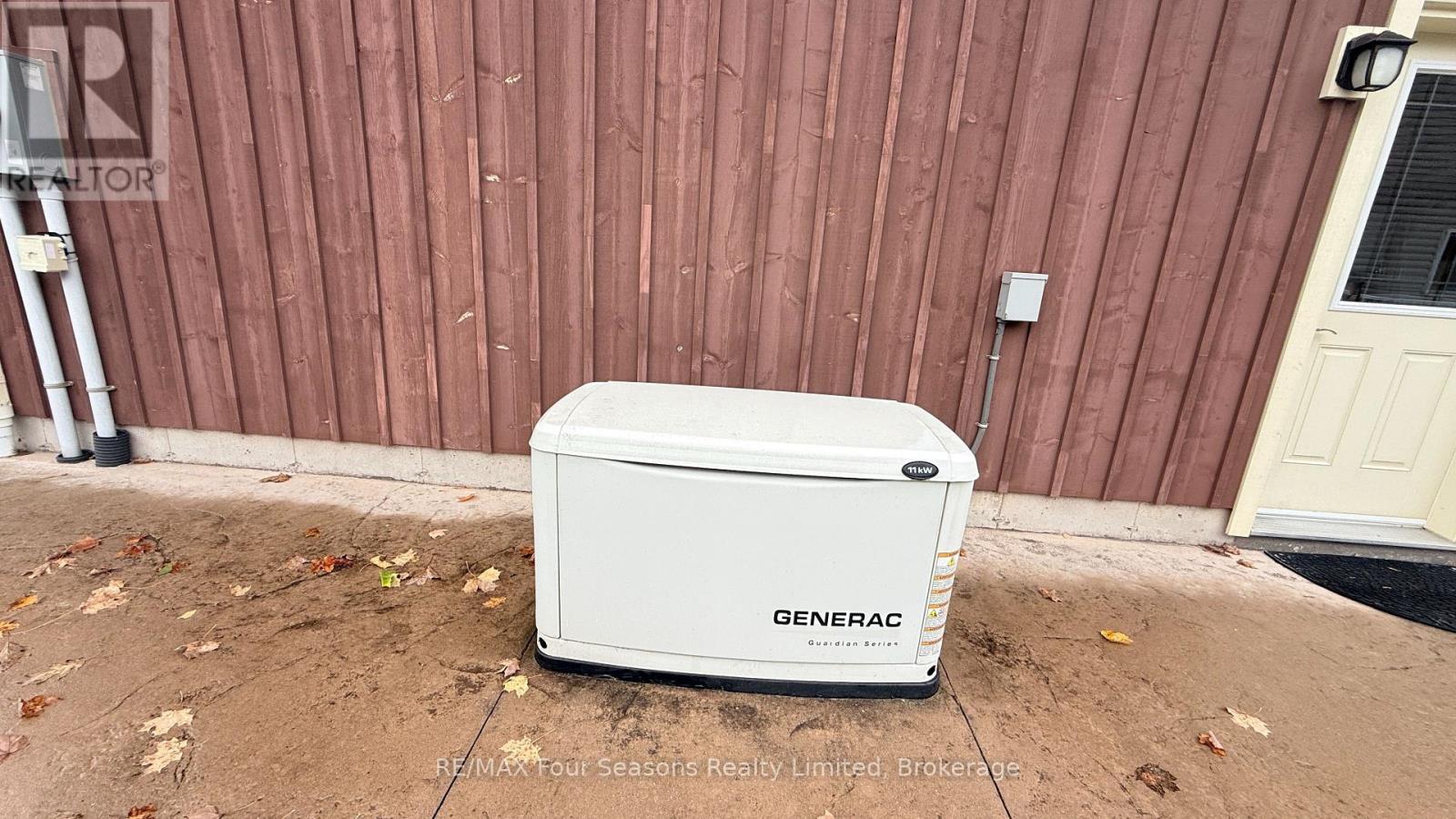 229 S Rankin Street, Saugeen Shores, Ontario  N0H 2L0 - Photo 12 - X12062589