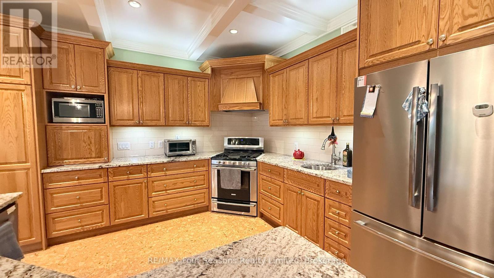 229 S Rankin Street, Saugeen Shores, Ontario  N0H 2L0 - Photo 27 - X12062589