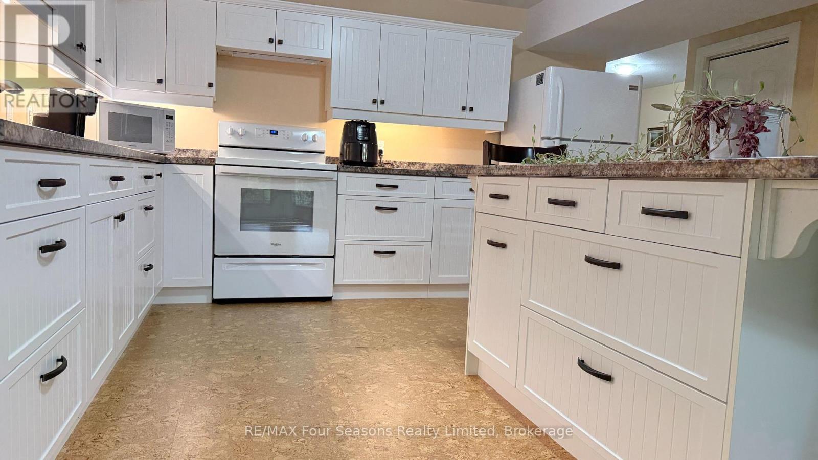 229 S Rankin Street, Saugeen Shores, Ontario  N0H 2L0 - Photo 46 - X12062589