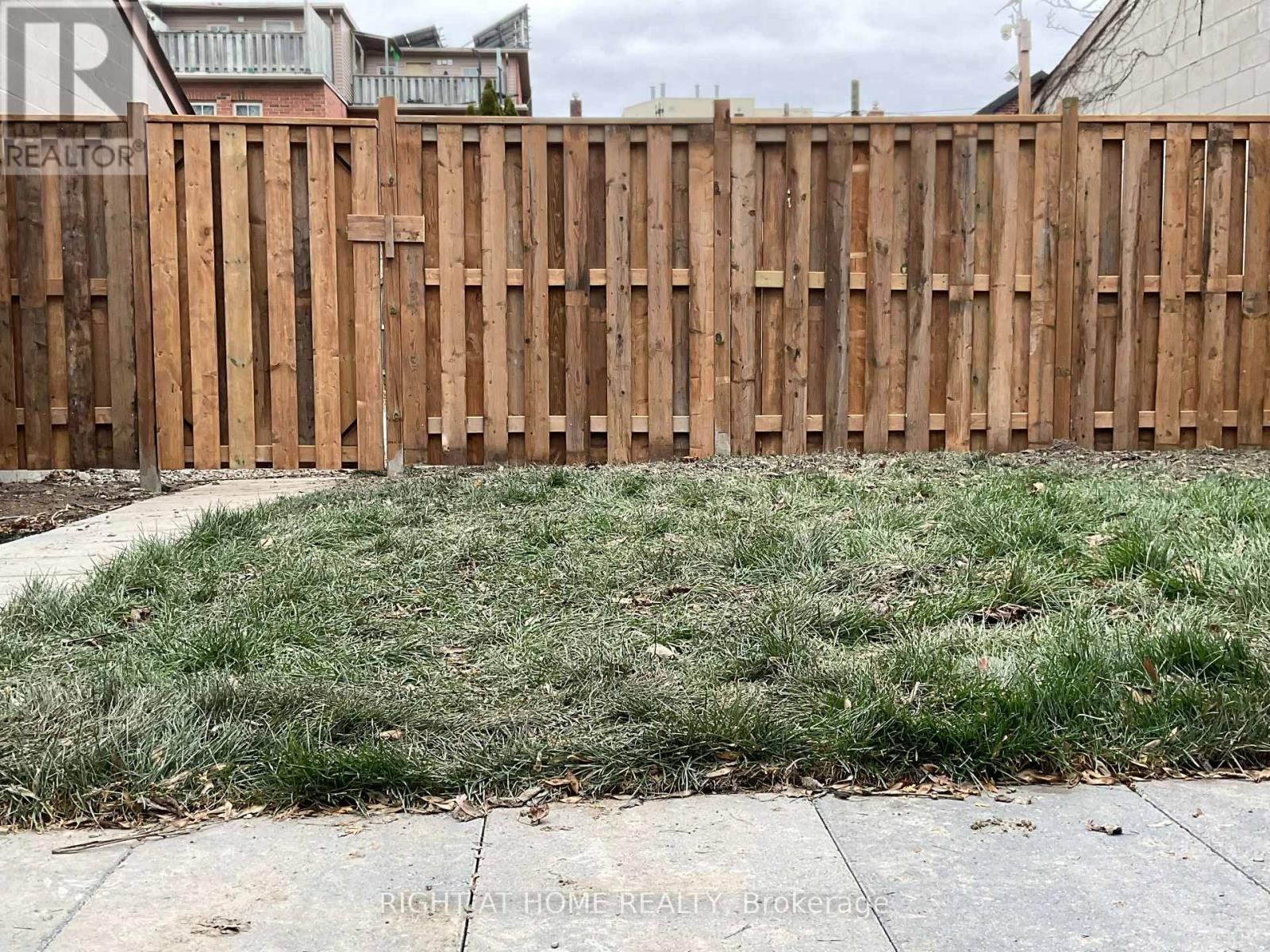 Second Floor - 674 Manning Avenue, Toronto, Ontario  M3H 2G1 - Photo 48 - C12470156