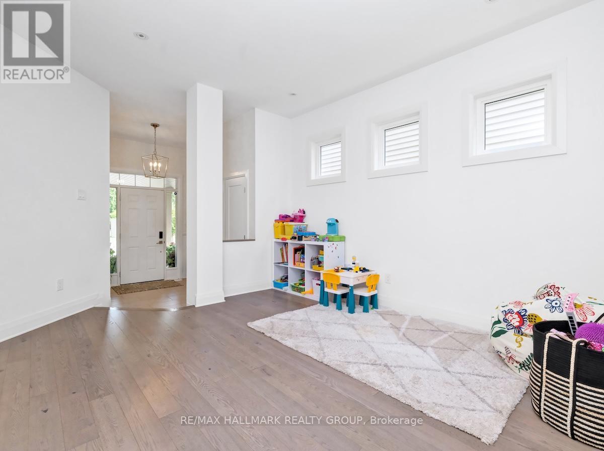 539 Compass Street W, Ottawa, Ontario  K1W 0R8 - Photo 5 - X12640042