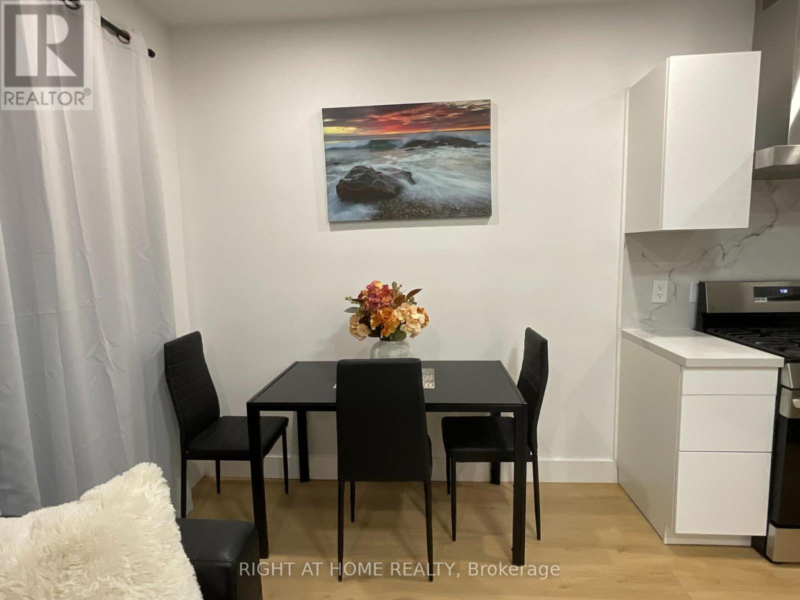 Second Floor - 674 Manning Avenue, Toronto, Ontario  M3H 2G1 - Photo 24 - C12470156