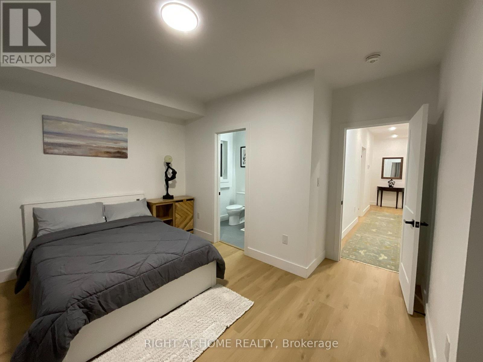 Second Floor - 674 Manning Avenue, Toronto, Ontario  M3H 2G1 - Photo 16 - C12470156