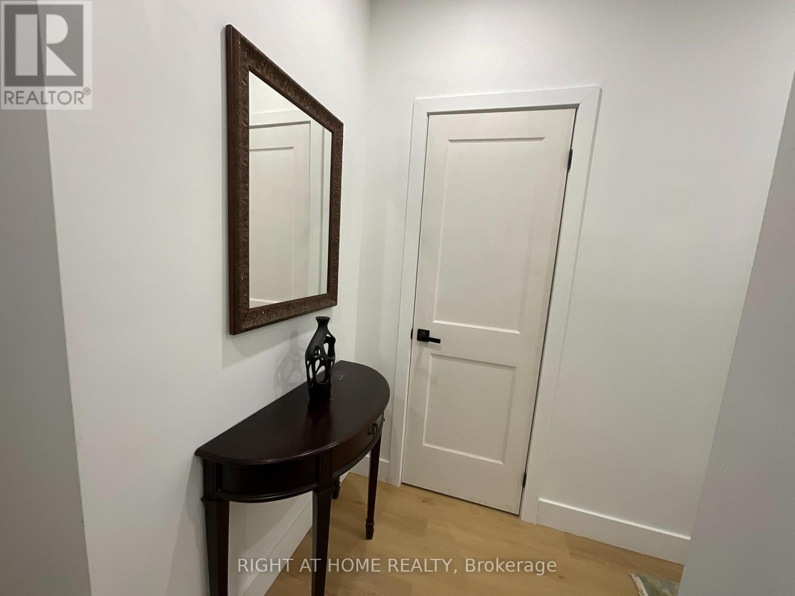 Second Floor - 674 Manning Avenue, Toronto, Ontario  M3H 2G1 - Photo 11 - C12470156