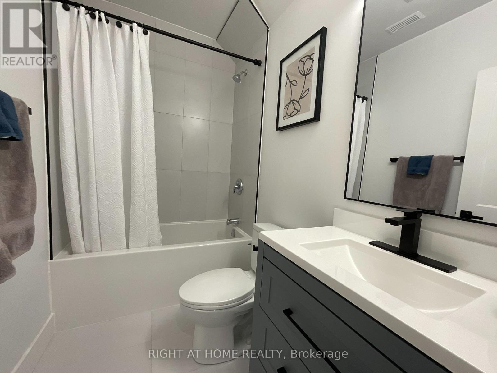 Second Floor - 674 Manning Avenue, Toronto, Ontario  M3H 2G1 - Photo 10 - C12470156