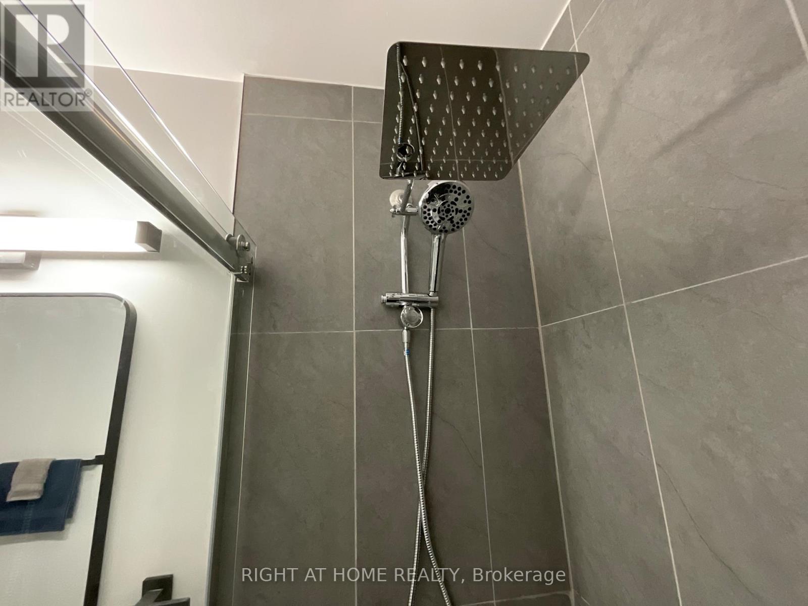 Second Floor - 674 Manning Avenue, Toronto, Ontario  M3H 2G1 - Photo 13 - C12470156