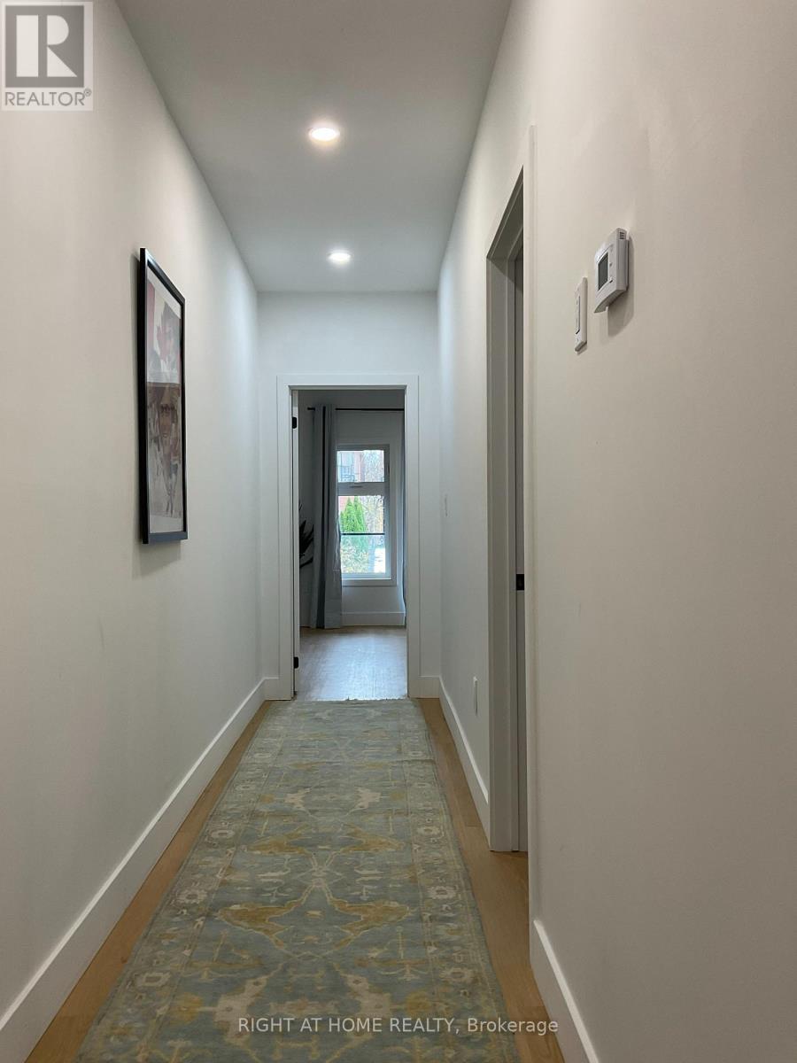 Second Floor - 674 Manning Avenue, Toronto, Ontario  M3H 2G1 - Photo 21 - C12470156