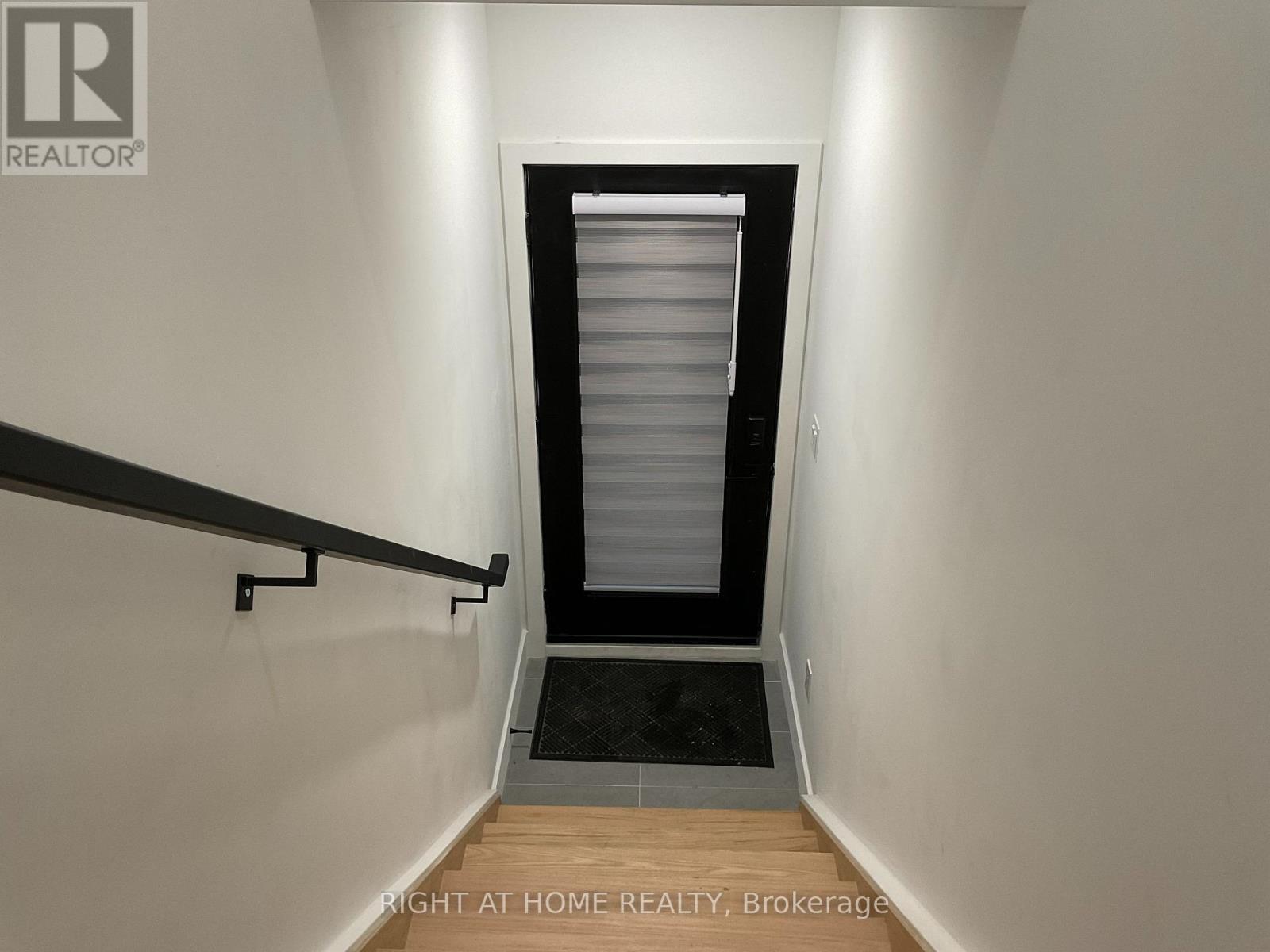 Second Floor - 674 Manning Avenue, Toronto, Ontario  M3H 2G1 - Photo 26 - C12470156