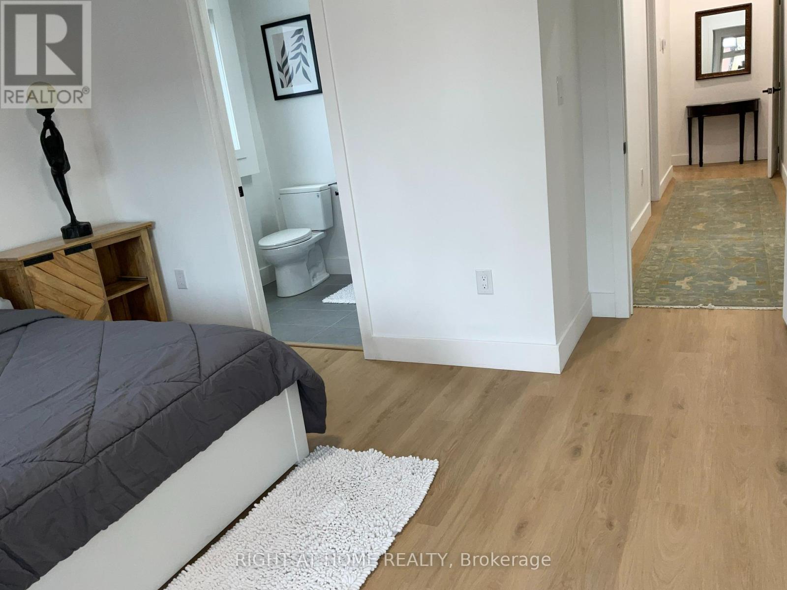 Second Floor - 674 Manning Avenue, Toronto, Ontario  M3H 2G1 - Photo 20 - C12470156