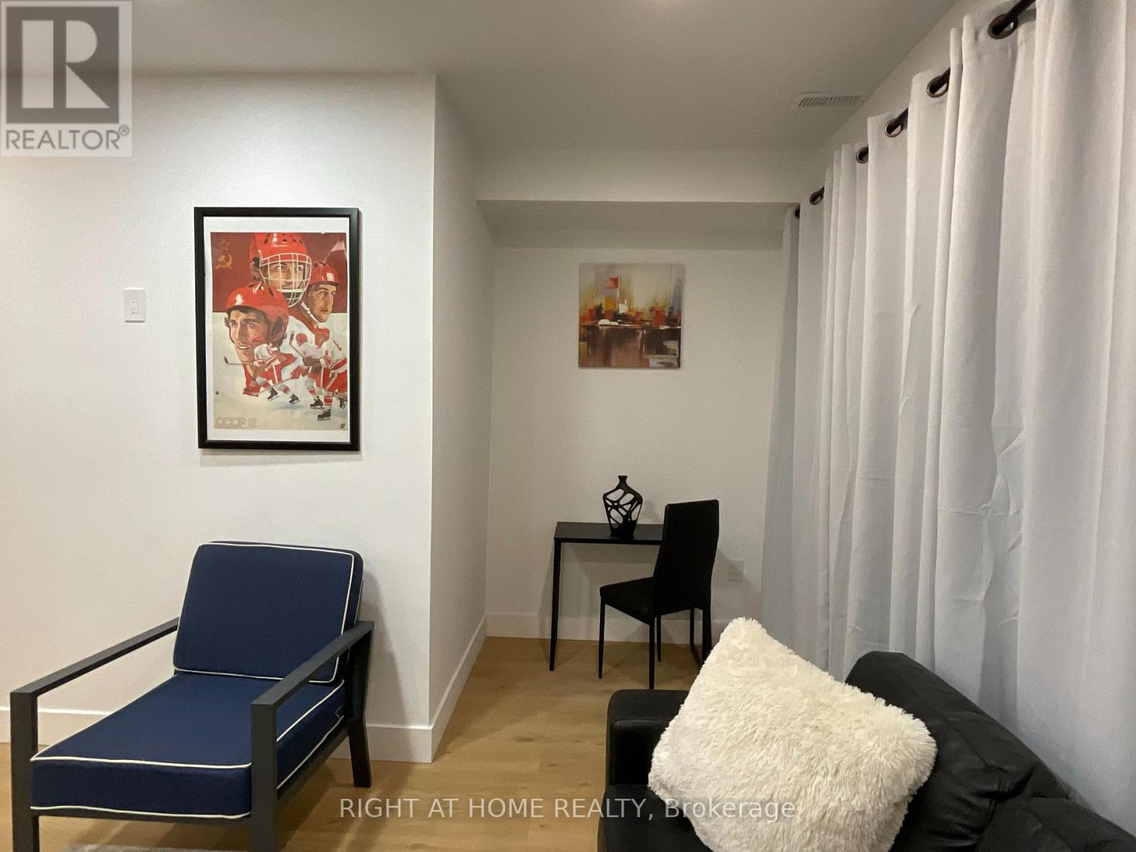 Second Floor - 674 Manning Avenue, Toronto, Ontario  M3H 2G1 - Photo 22 - C12470156