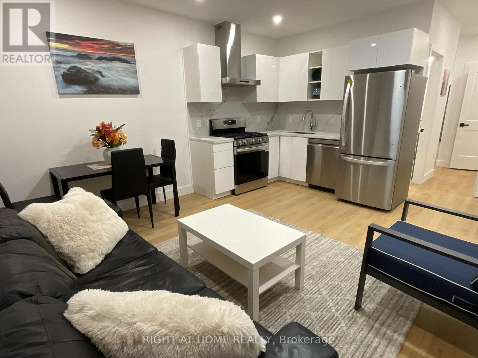 Second Floor - 674 Manning Avenue, Toronto, Ontario  M3H 2G1 - Photo 23 - C12470156