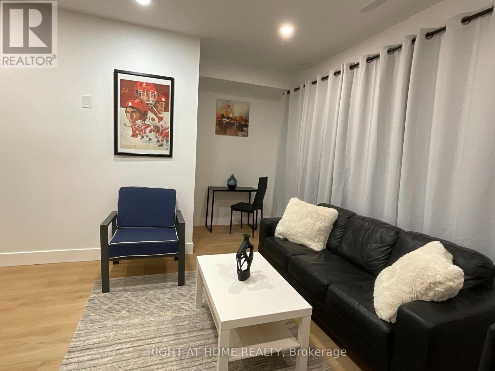 Second Floor - 674 Manning Avenue, Toronto, Ontario  M3H 2G1 - Photo 36 - C12470156