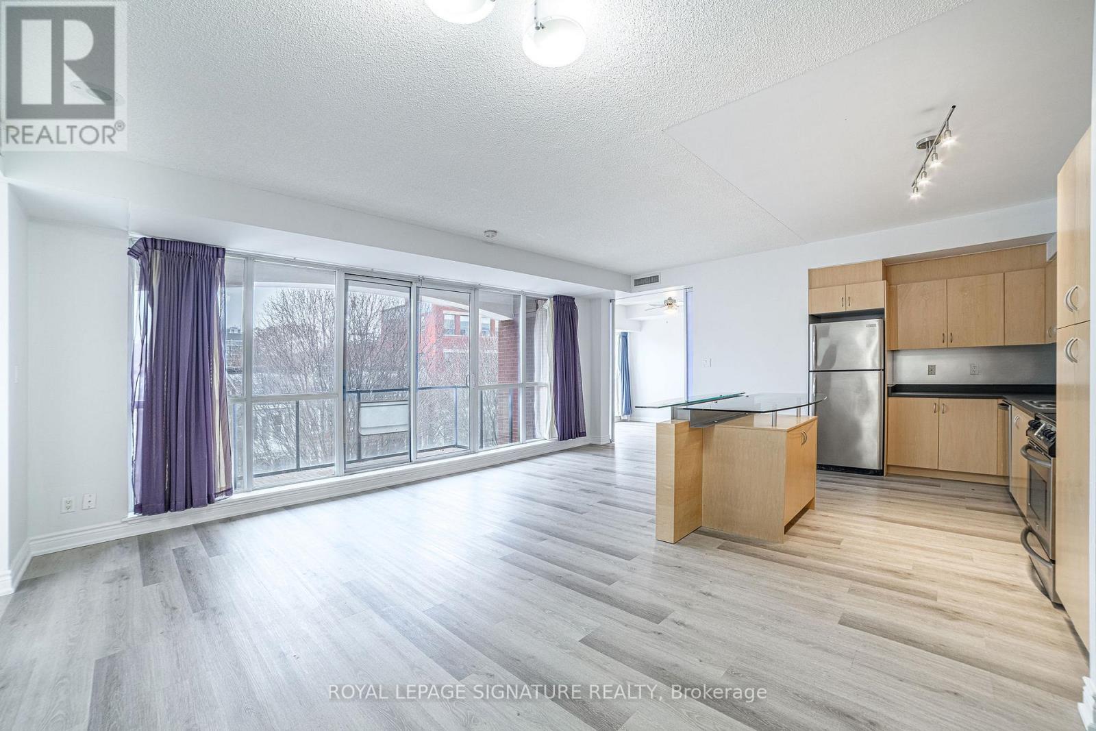 402 - 11 Soho Street, Toronto, Ontario  M5T 3L7 - Photo 4 - C12638774
